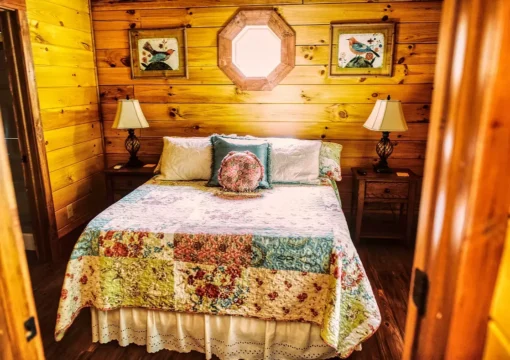 Cuddly Cub Cabin